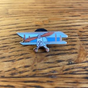 Louis Vuitton Pin
